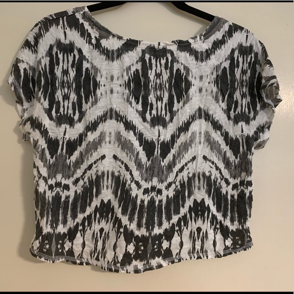 Express Crop Top - Picture 2 of 3